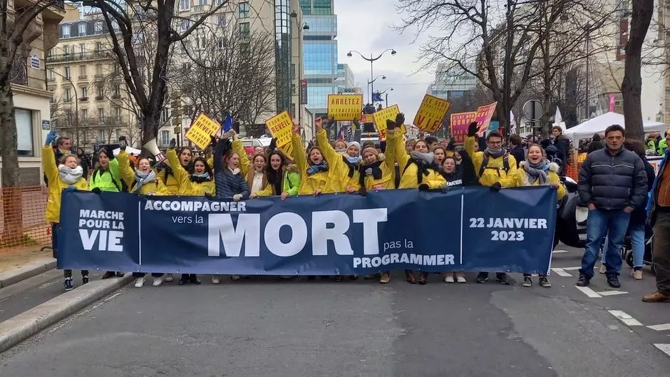 Thousands march against euthanasia and abortion in Paris