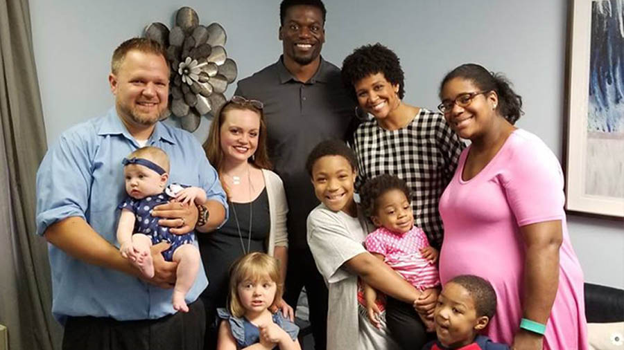 Football Star Benjamin Watson Equips Maryland Pregnancy Clinic to Defend Life