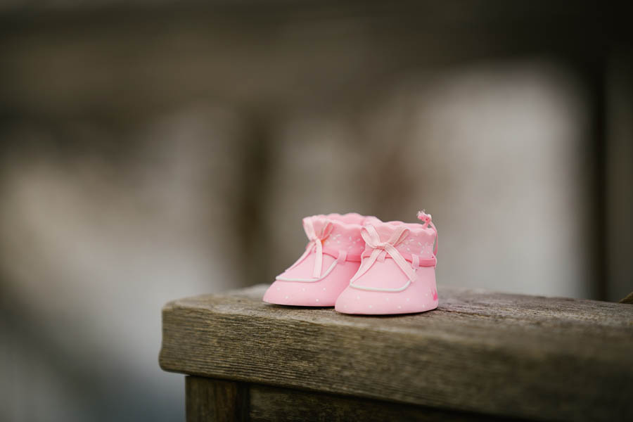 Burying deceased children with human dignity