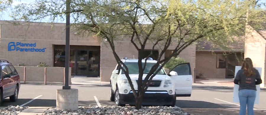 In Front of Abortion Clinic, 'Love Happens' One Gift Bag at a Time